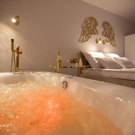 Apartament Gold Sauna&Jacuzzi Колобжег Экстерьер фото